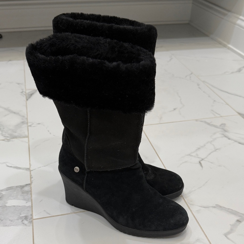 UGG Women’s Black Suede Wedge Winter Boots with Faux Fur size 9